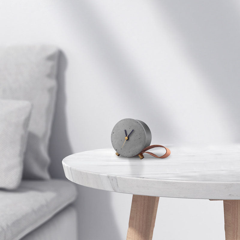 Creative simple modern wall clock